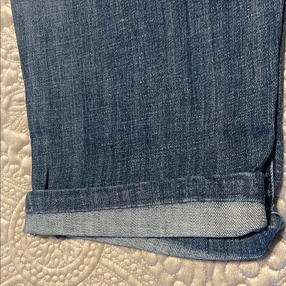 Rock & Republic Blue Jeans with Signature R Design - Picture 5 of 10